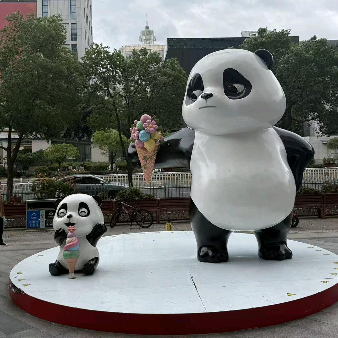 看起来呆萌呆萌的