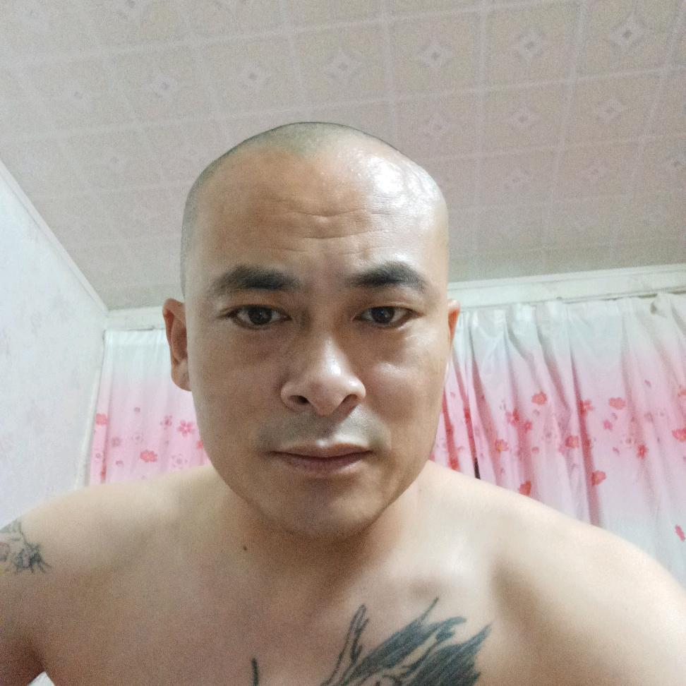 玮笑空调维修店