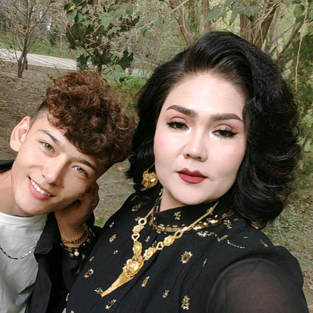 爱吵架的母子俩