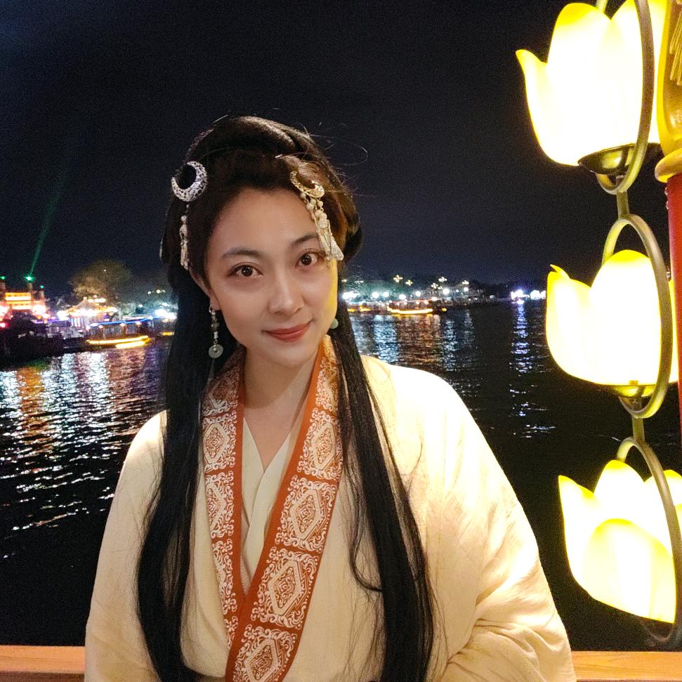 心有猛虎，细嗅蔷薇