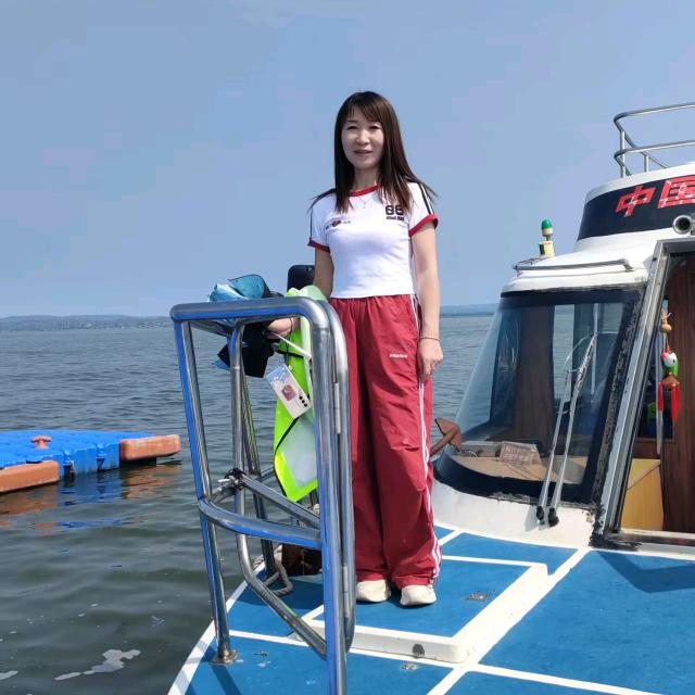 Aจุ๊บ莲儿