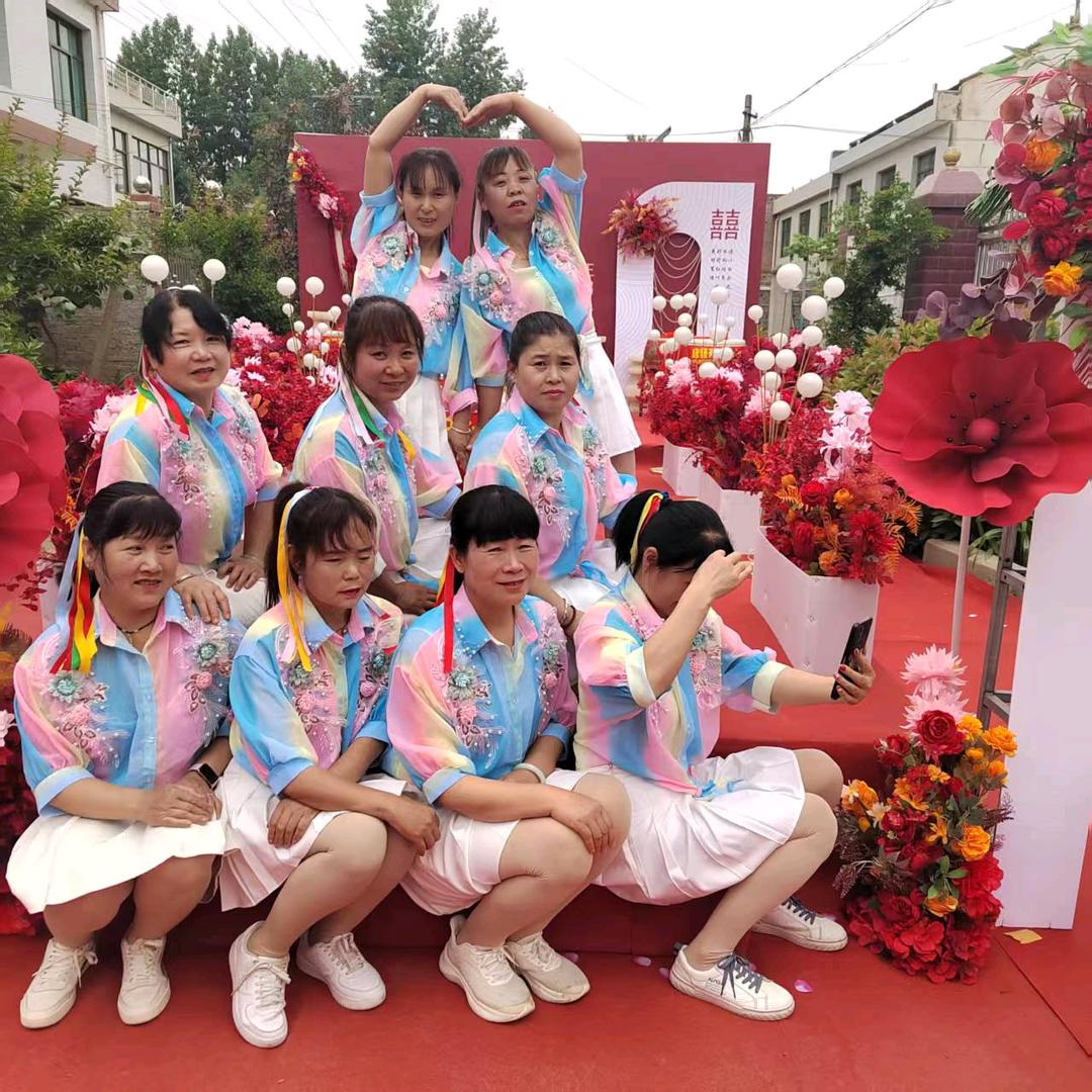 庞家堡村开心鼓舞队