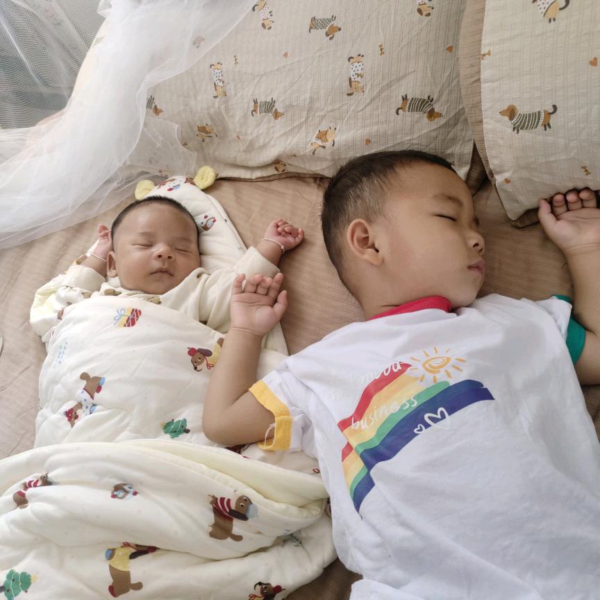 小橙子🍊麻麻 （记录一拖二日常）