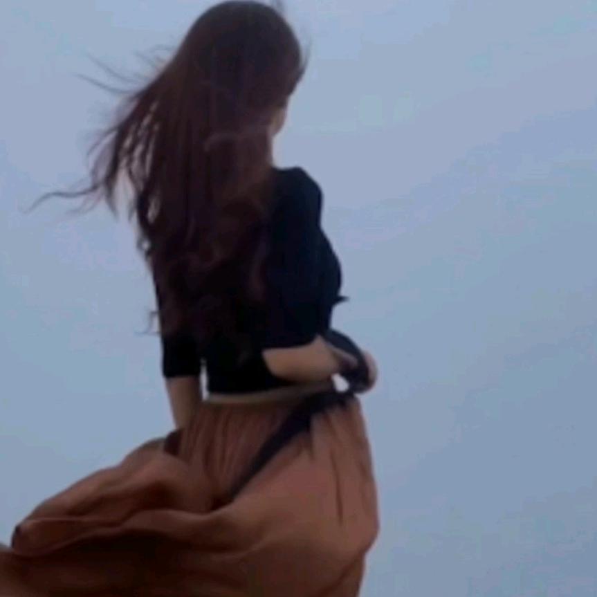 歌舞飞扬，晚上八点前左右开播