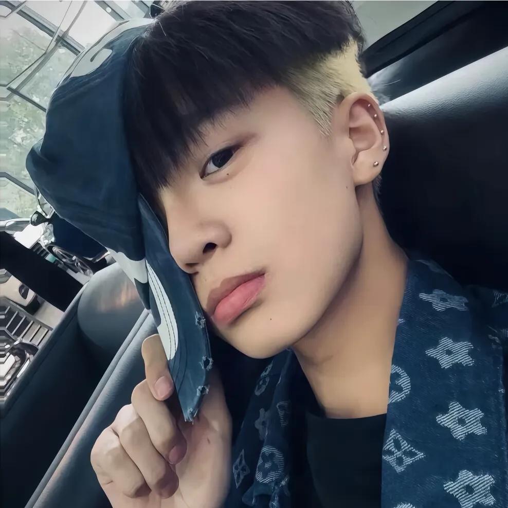 @𝐀𝐍𝐁🐉