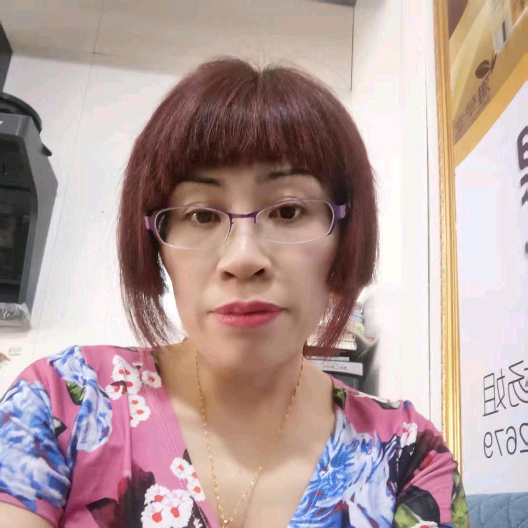 燕七妹13点10直播点关注亮灯牌交朋友