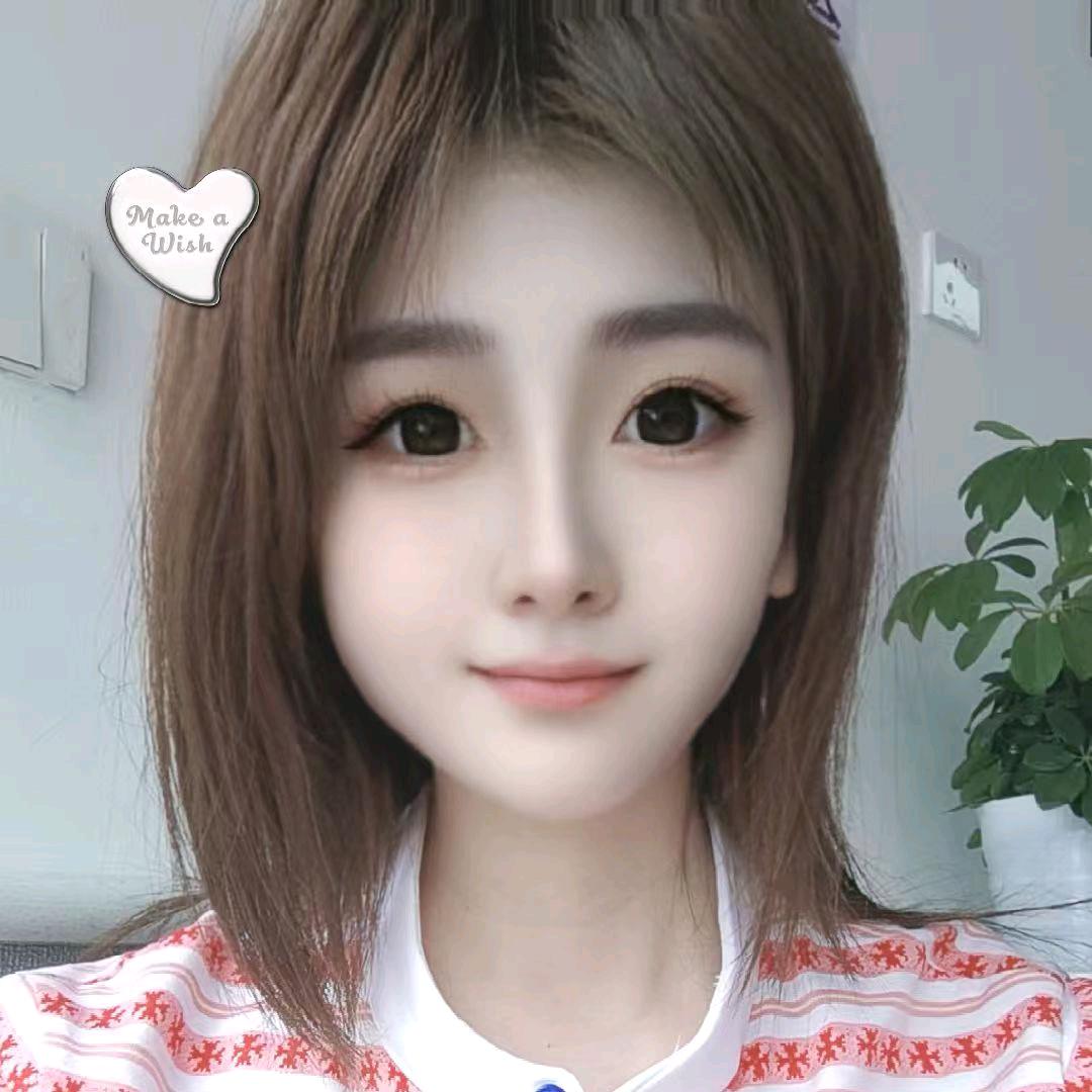 小猫吃食