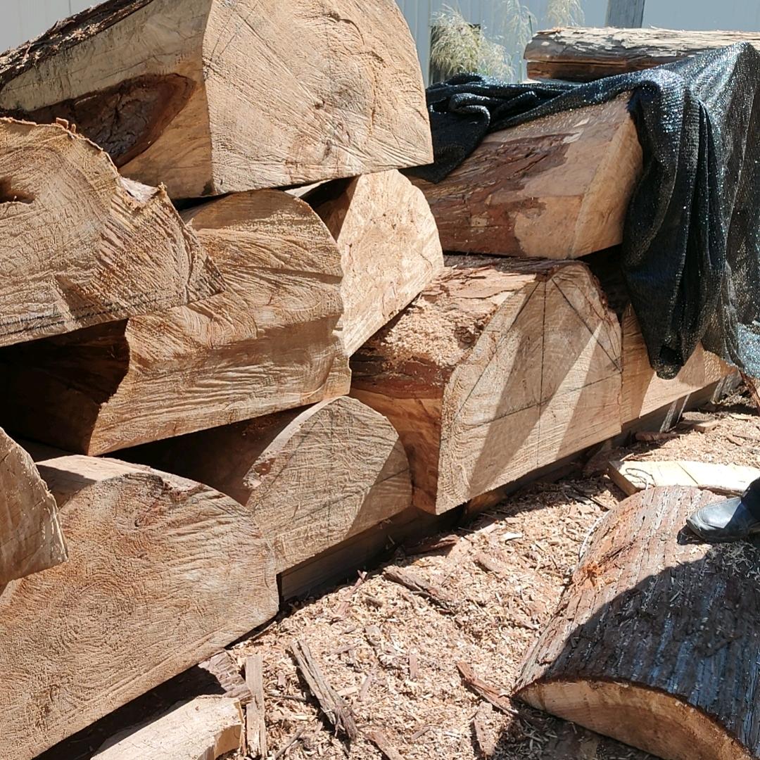 贵州三都木材搬运工小刘