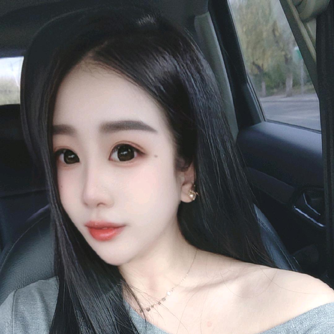 摇晃的红酒杯