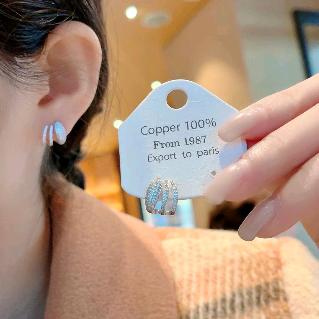 在莒县卖银饰的小盛