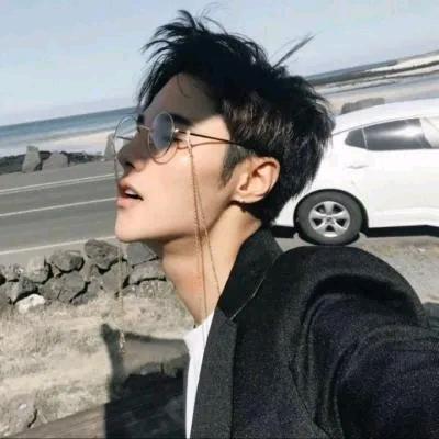 睁开眼，就得去粘砖，早干烦了