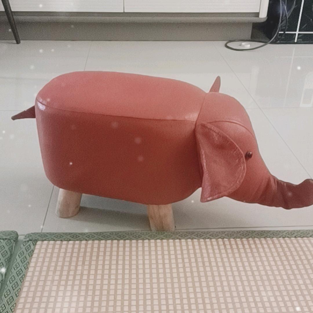墙角的小树