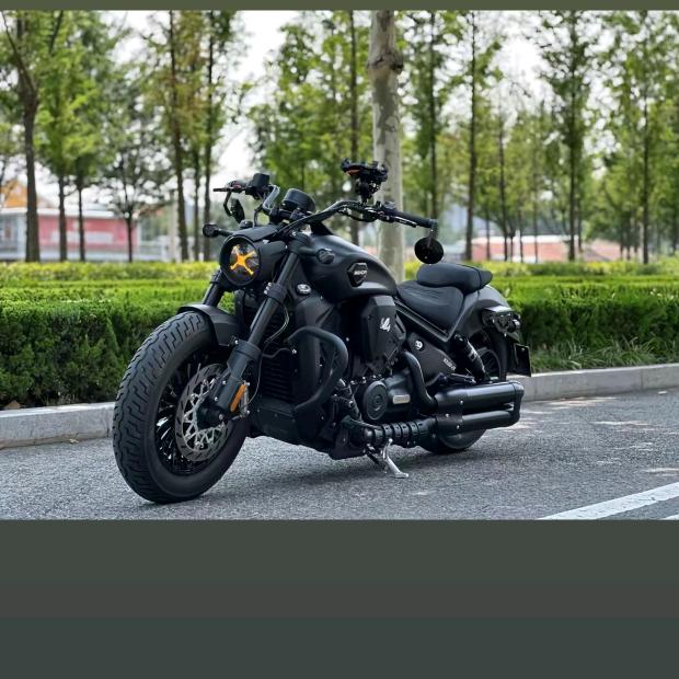 ／你像太阳那样耀眼