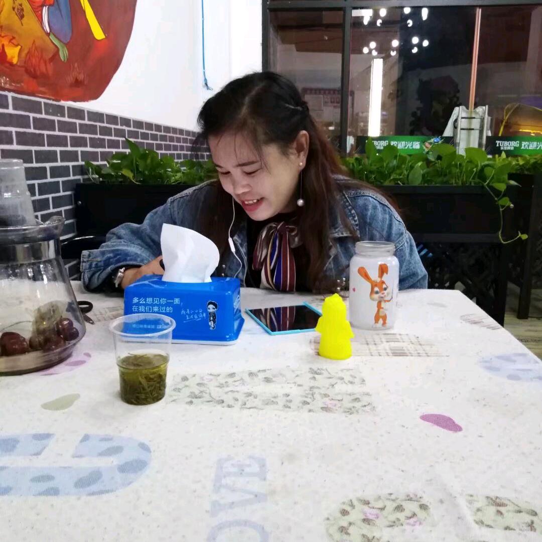 我是云南山卡卡的姑娘。