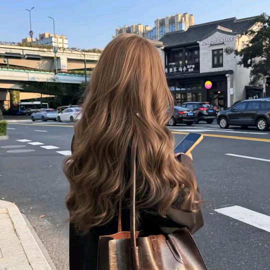 辉信雯雯