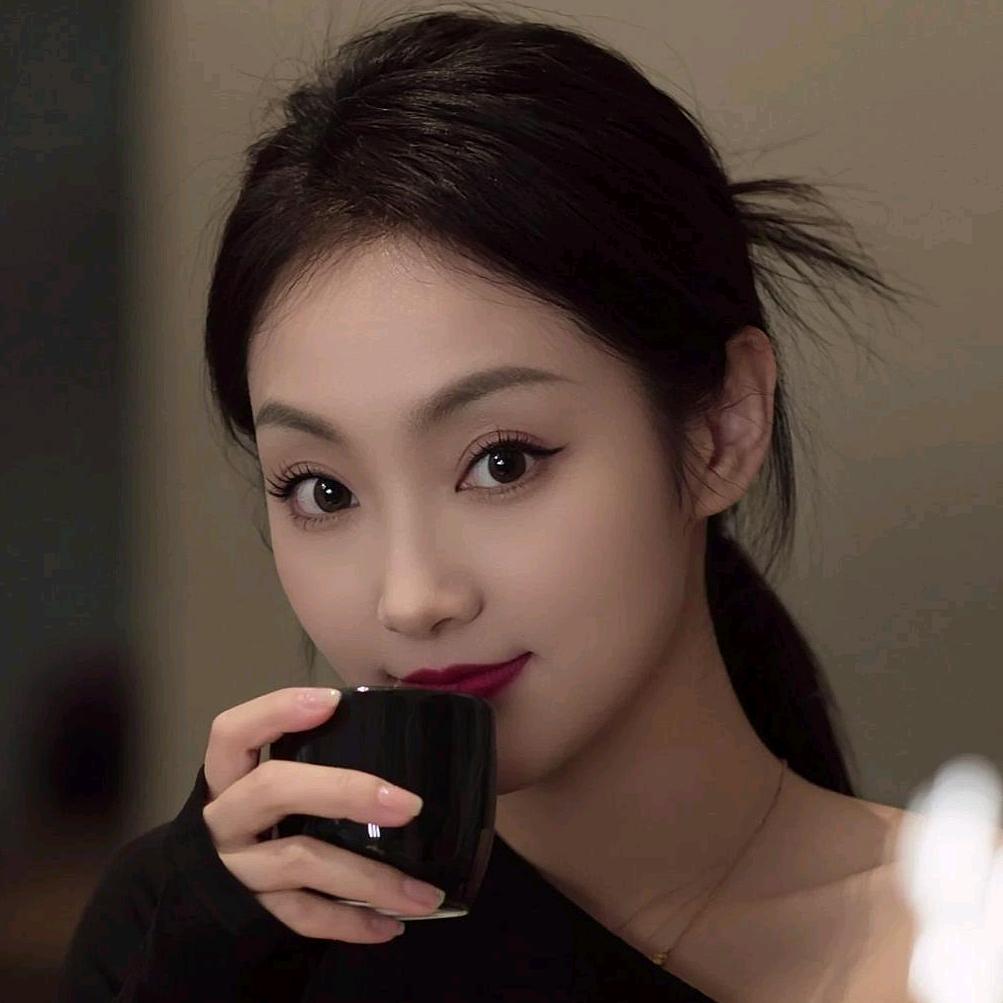 小酒窝小白💋💋