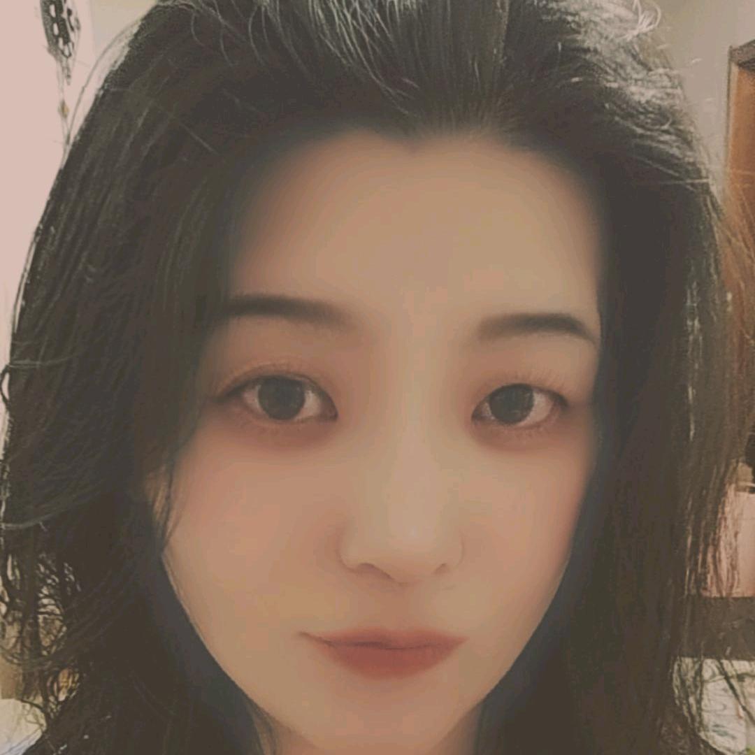 爬上瓜秧的小蜗牛🐌