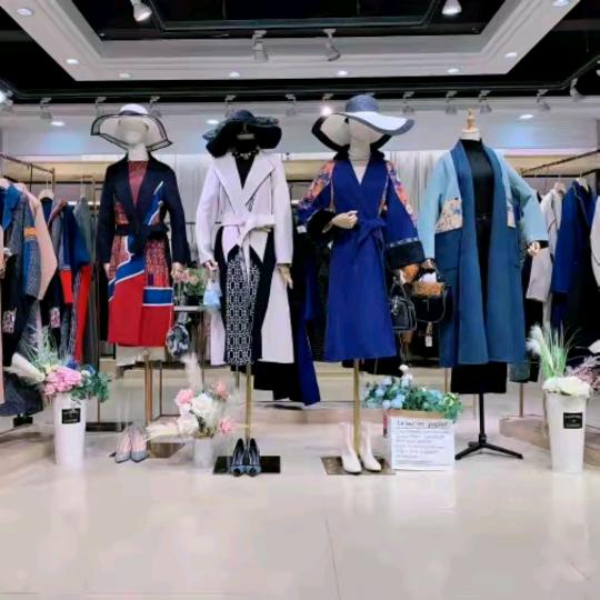 婉婉服装店