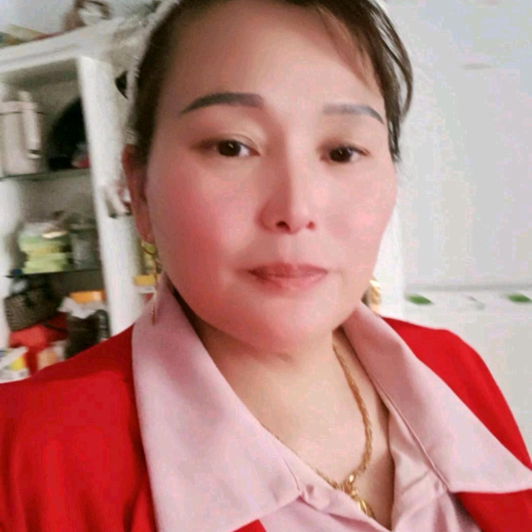 罗英
