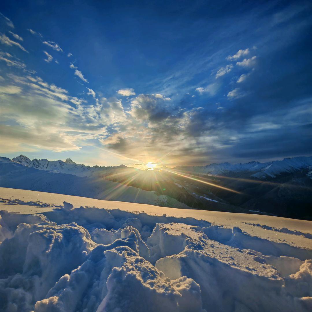 @慈坡圣山向导大江