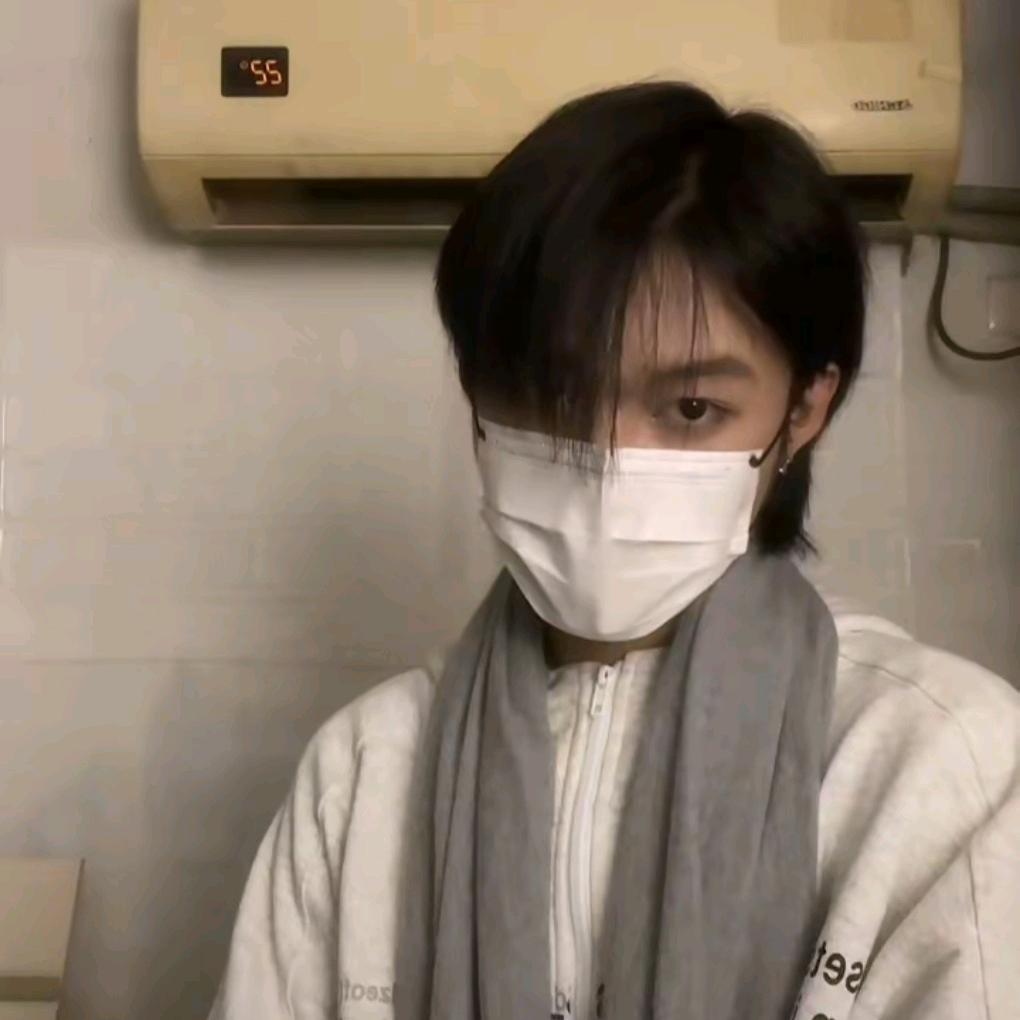 呆）七七的小粉丝