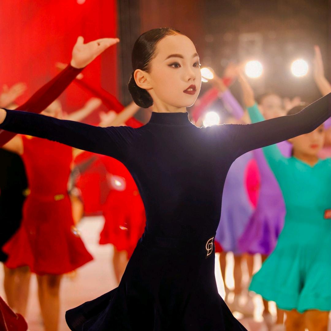 安乡艺星-刘洣菡