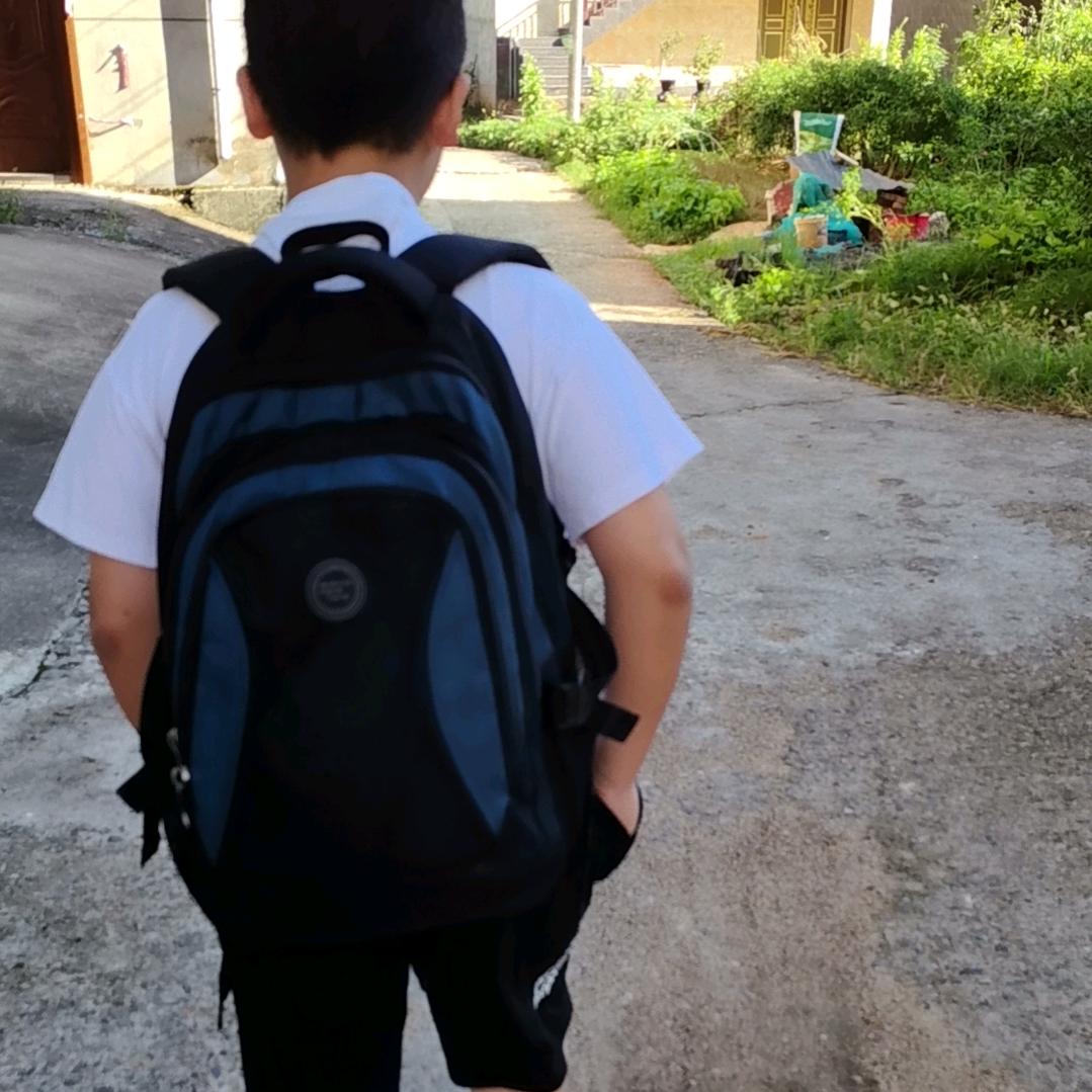 吉安吉龍新款校服店