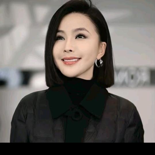 溶溶RONGRONG《高定女装》