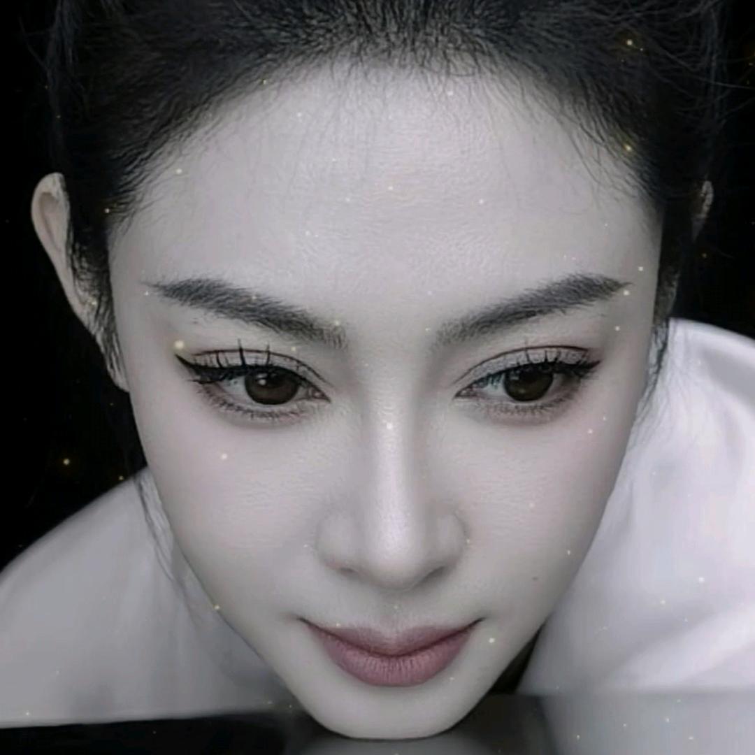 穿黑丝的悍妇♐