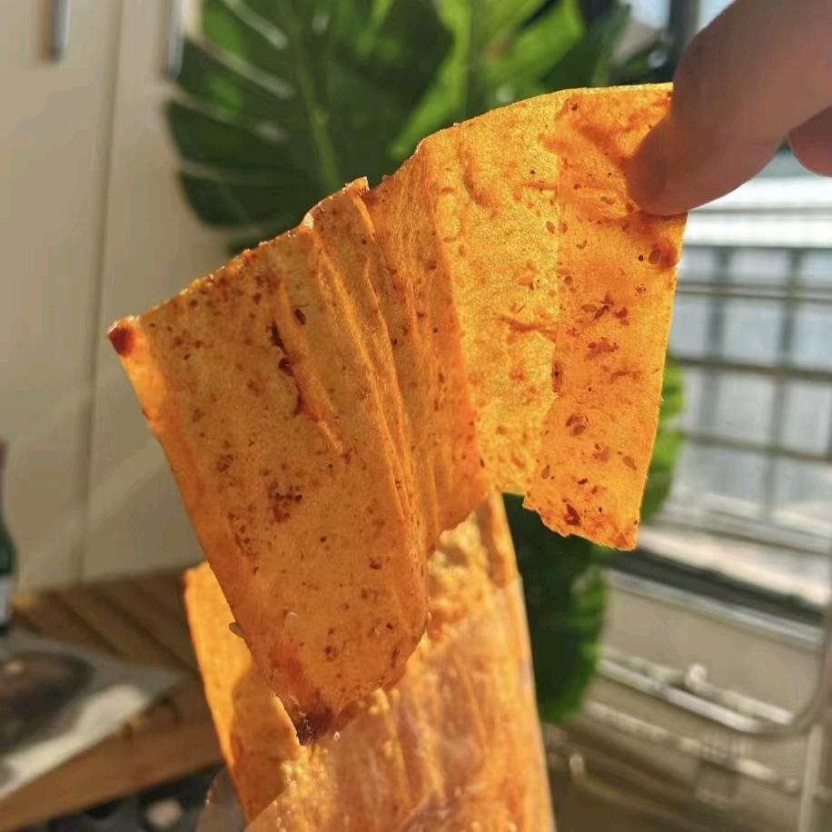 卖手工辣条小姐姐。