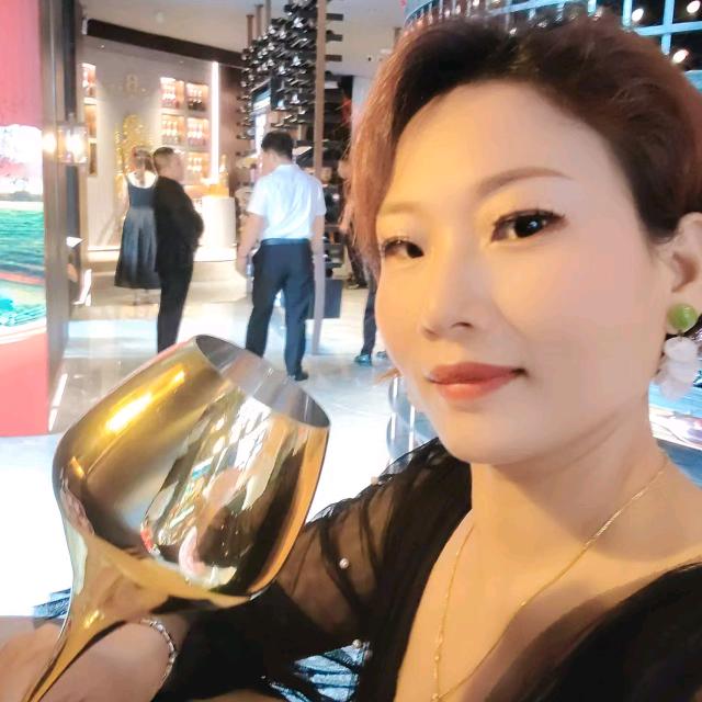 黄缘缘