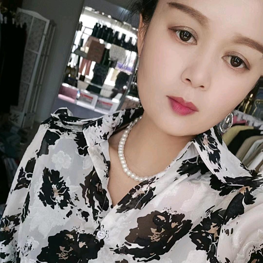 不二家衣店冯娟