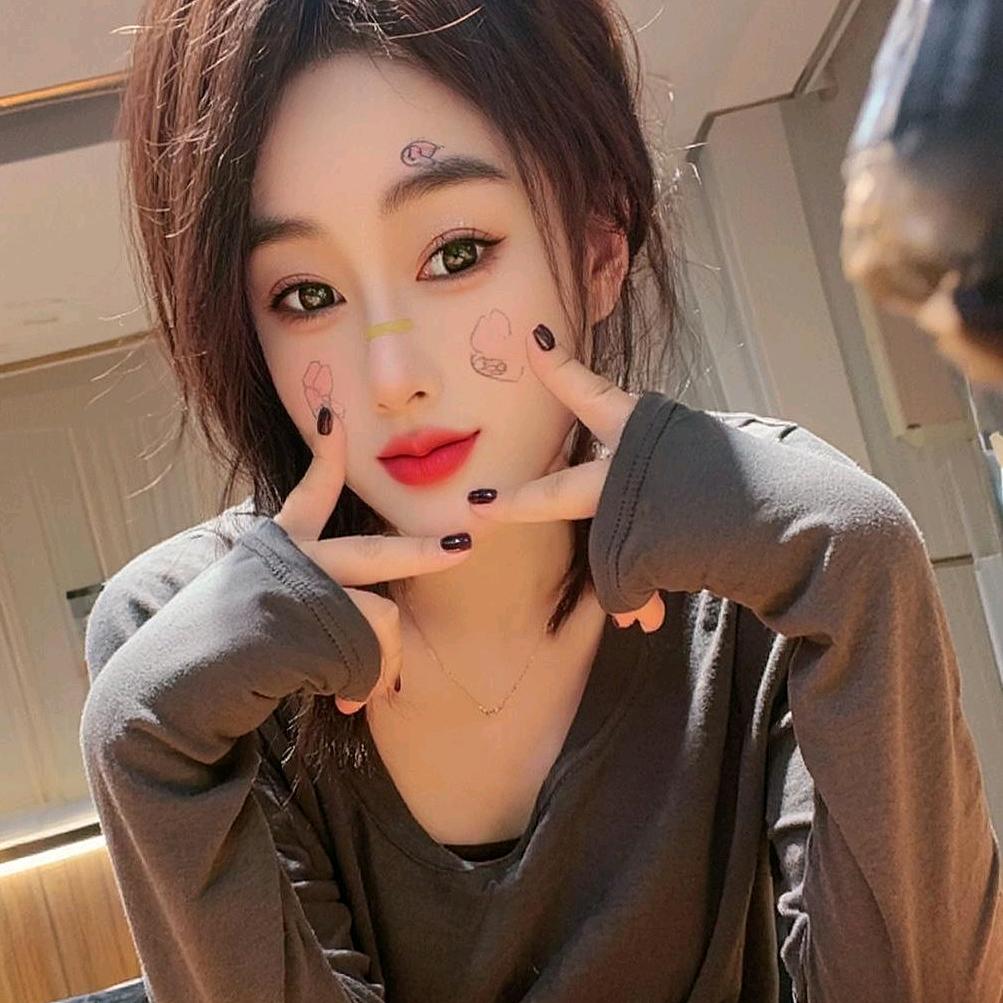 Miss王👑（🈲止聊天）