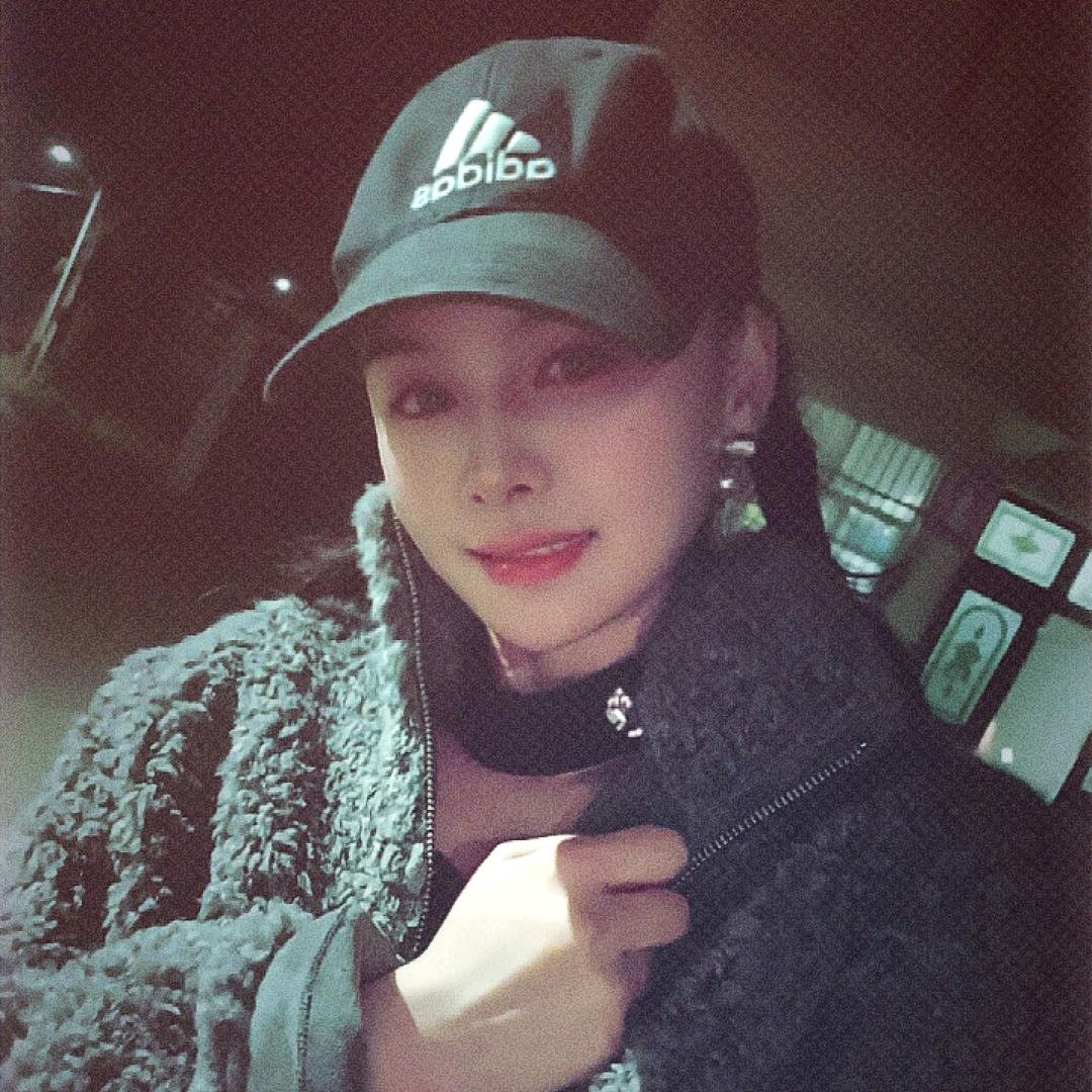 o( ❛ᴗ❛ )o薇薇