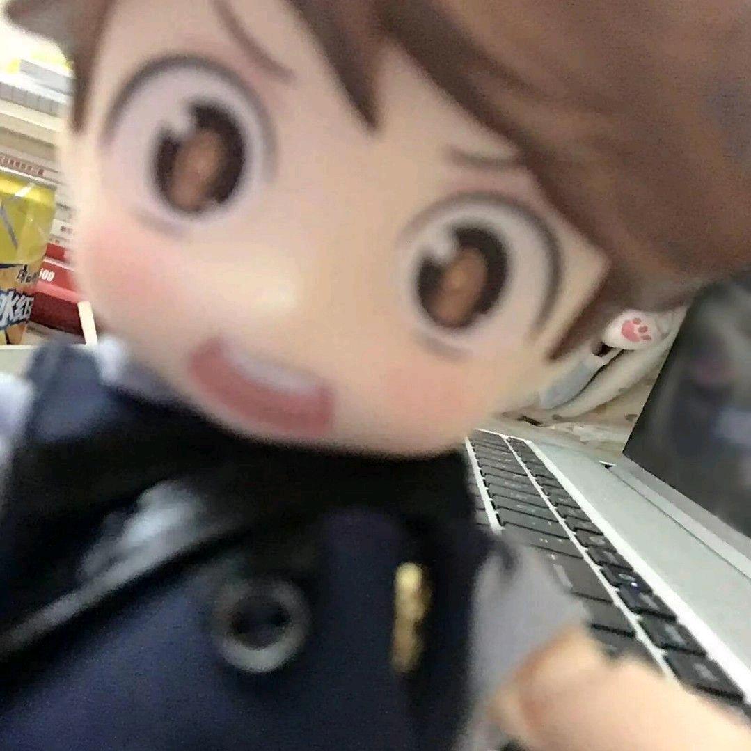7749
