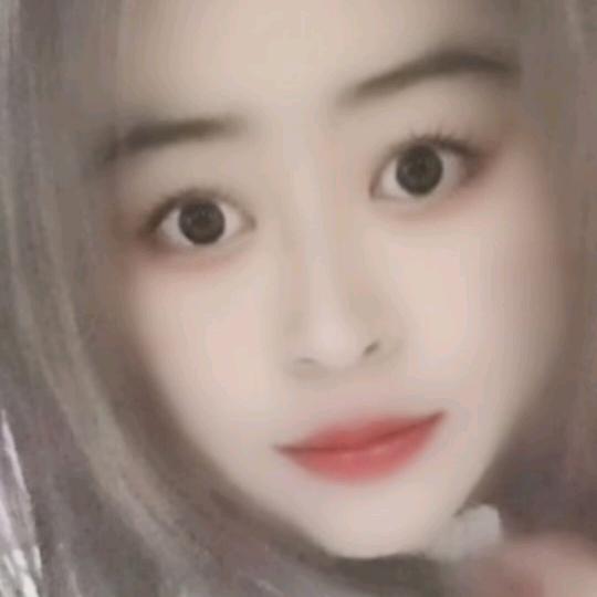 莉莉@