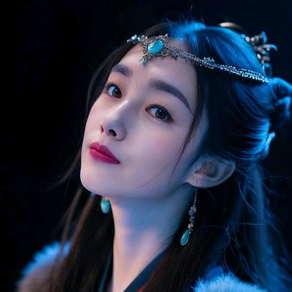 宝贝(｡･ω･｡)ﾉ♡咋不哭