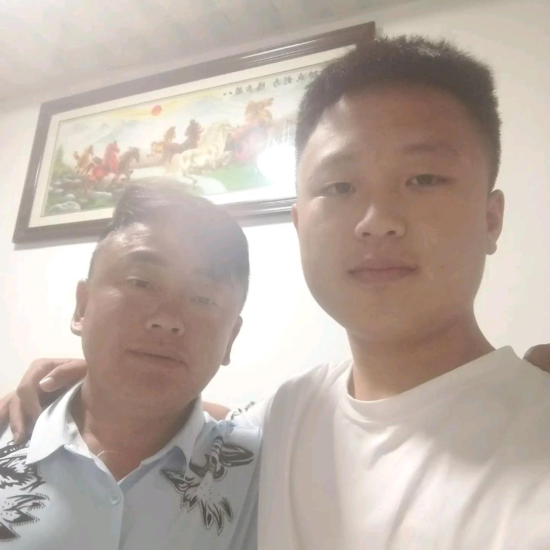 黄透兵