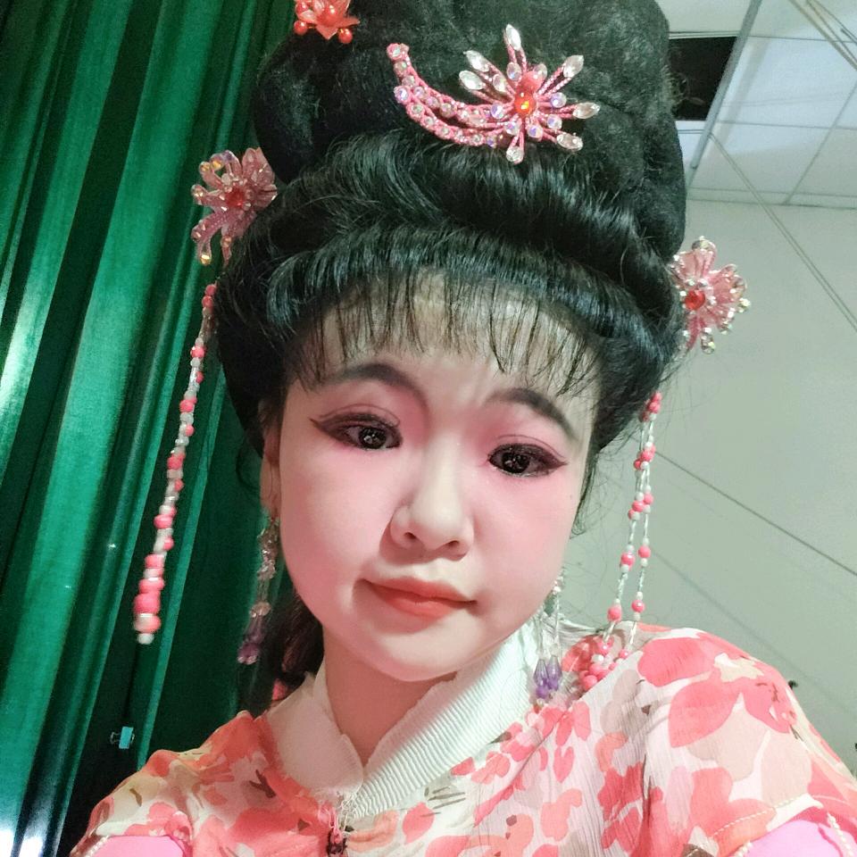 宁都春妍采茶戏雨燕