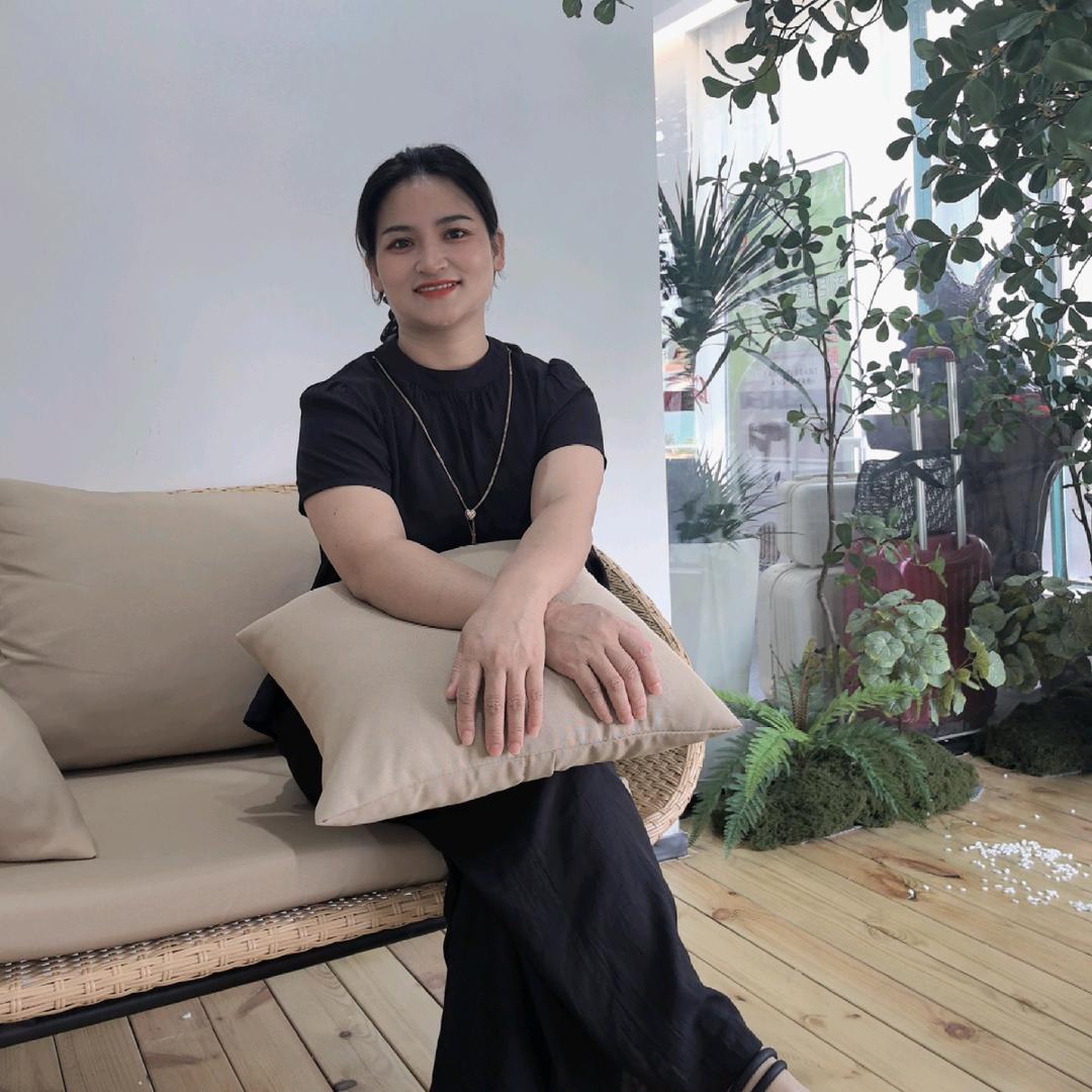 兴国做白发的丽子