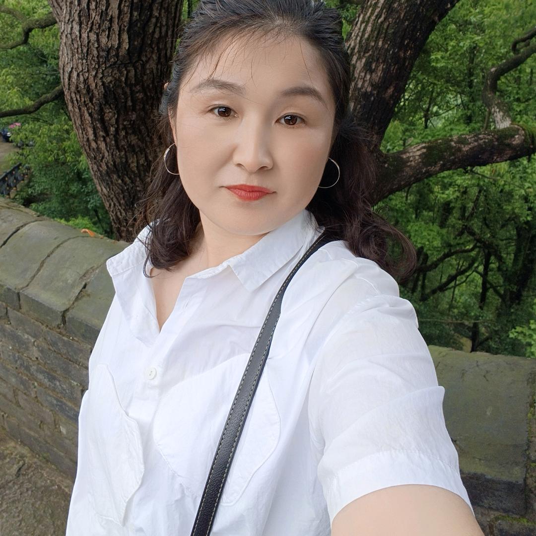 虎牙妹。