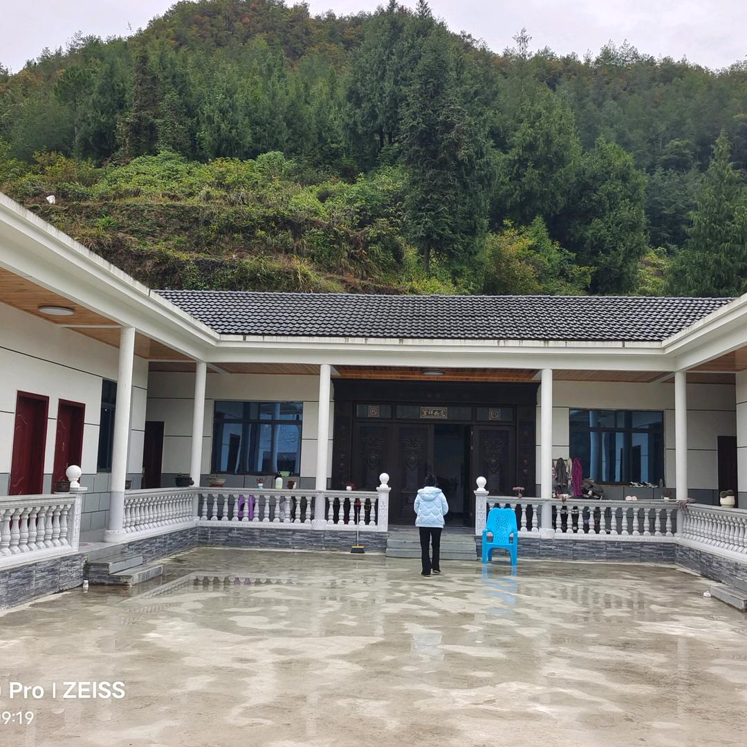 《宣汉县两宜家庭养殖农场》久途归梦