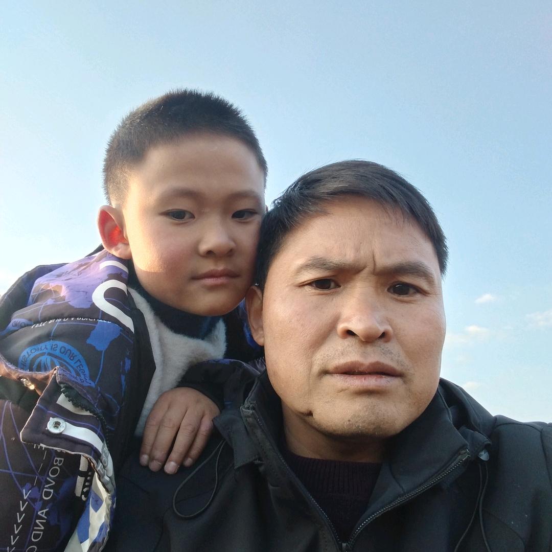 lyj小黎头像