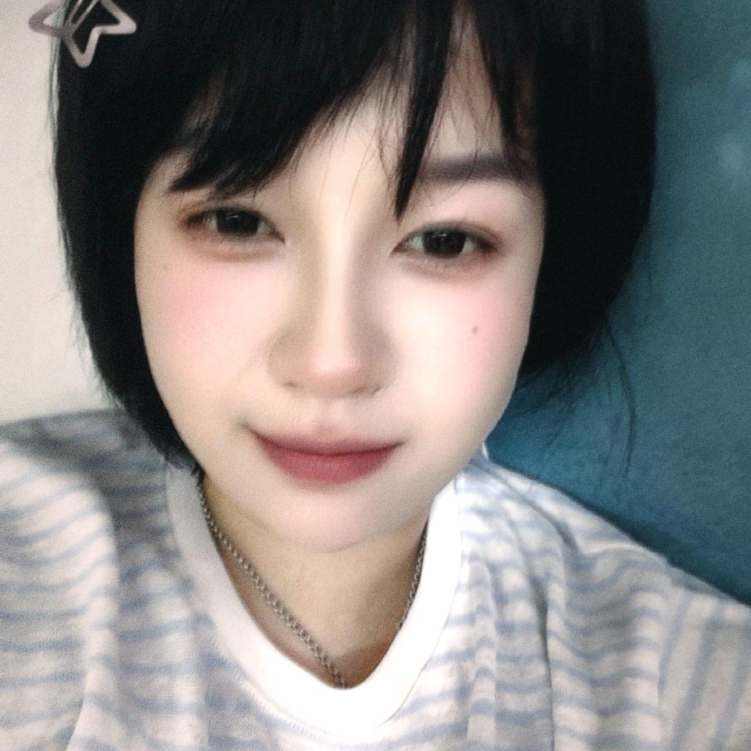 凌佳佳