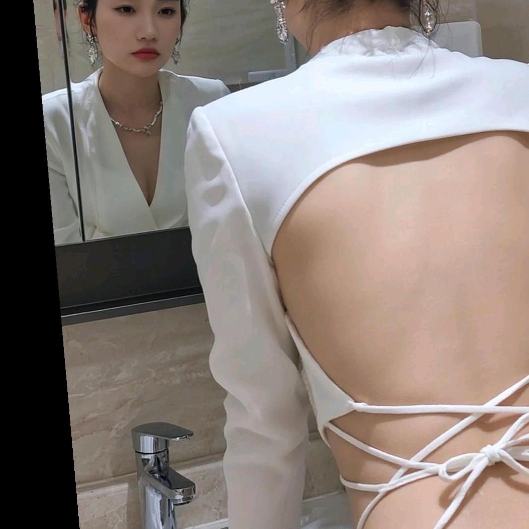 💞小魔女为生活陪富豪