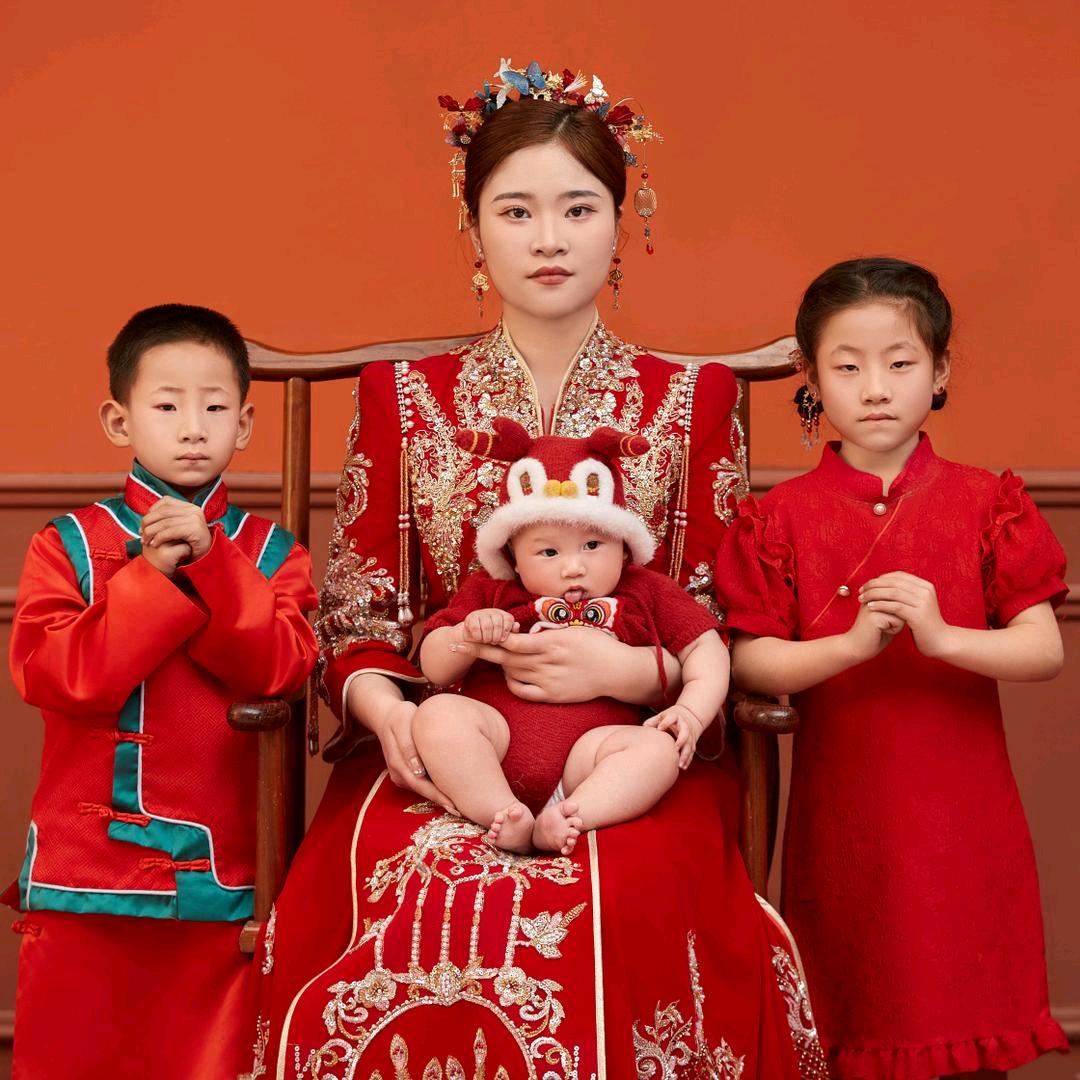 三个孩子的奶奶