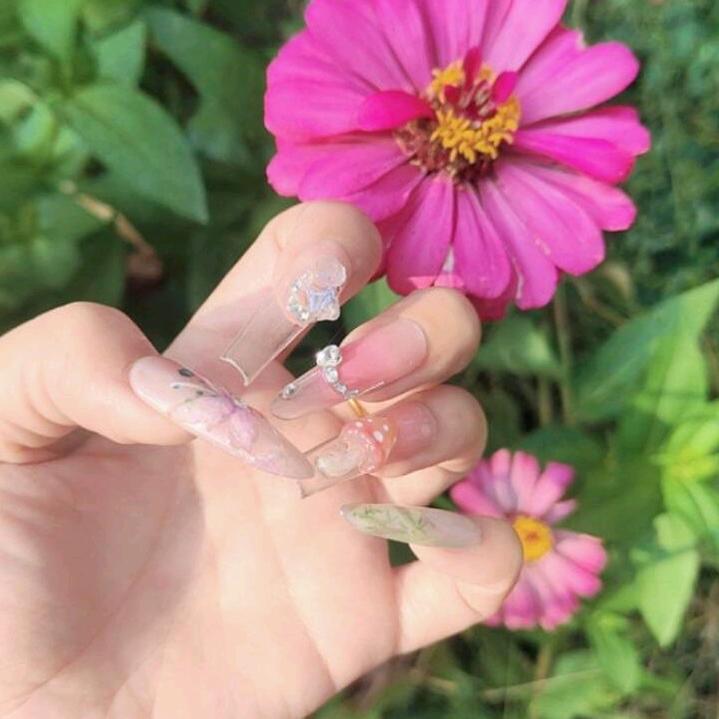 欢喜%美甲美睫店～招学员