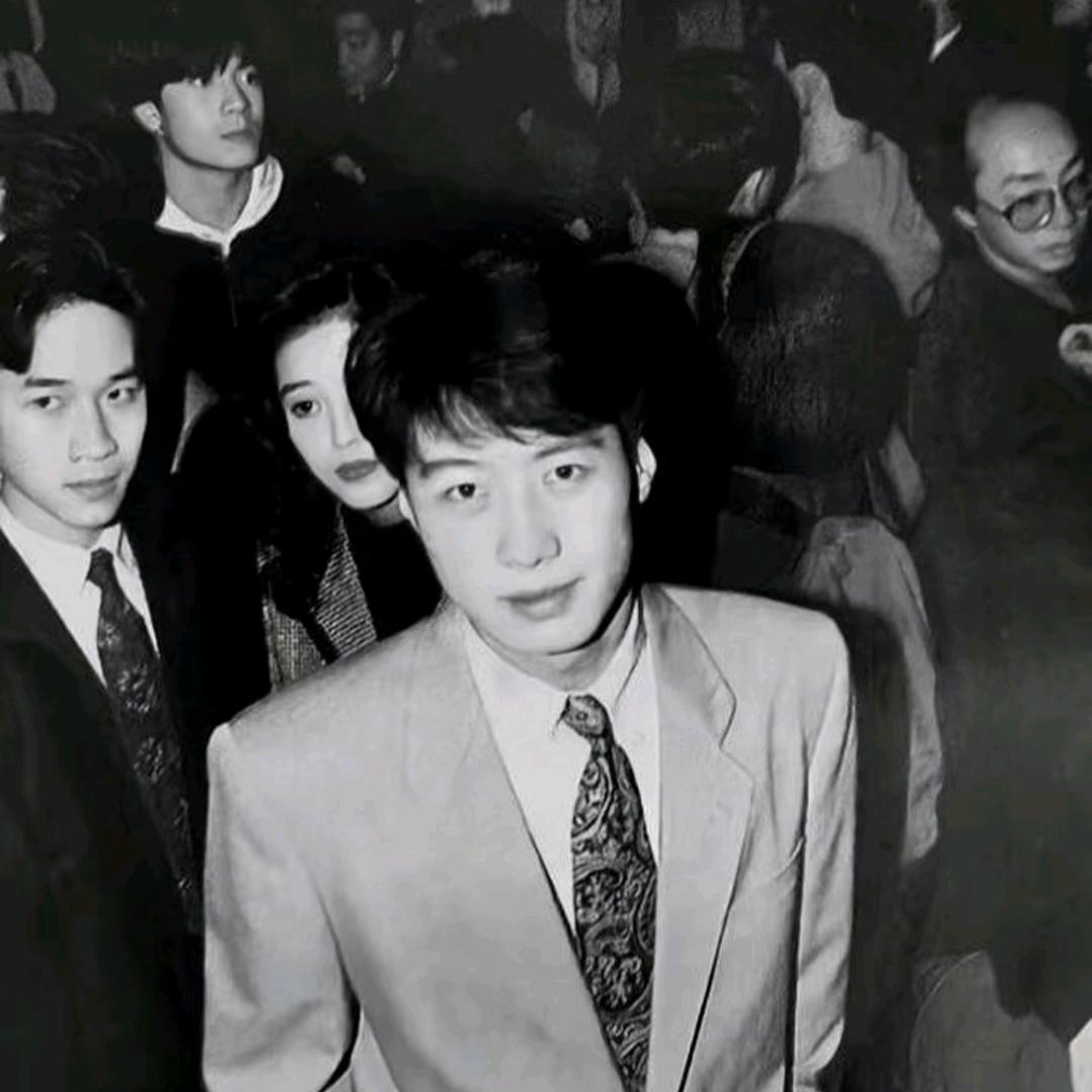 W-营销经理小易（酒吧订台）