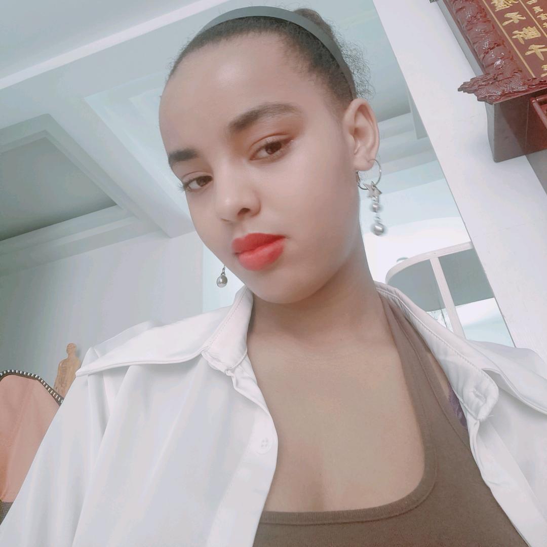 moonee eth🌹❤️💐☕🤫