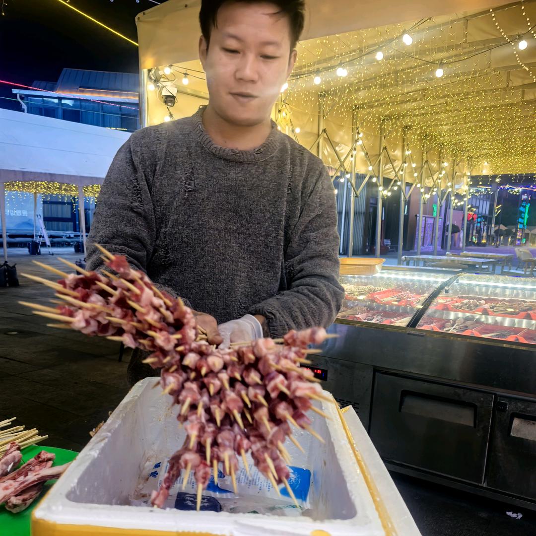 大飞烧烤野摊（一米大串）